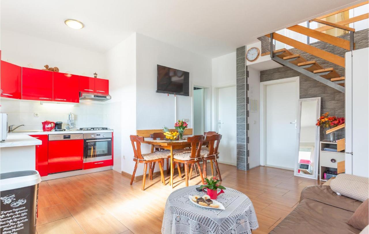 Lovely Home In Makarska With Wifi Esterno foto