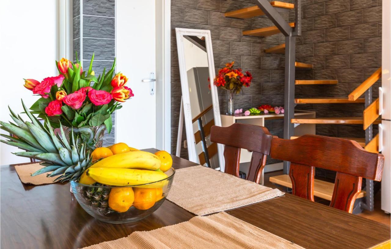 Lovely Home In Makarska With Wifi Esterno foto