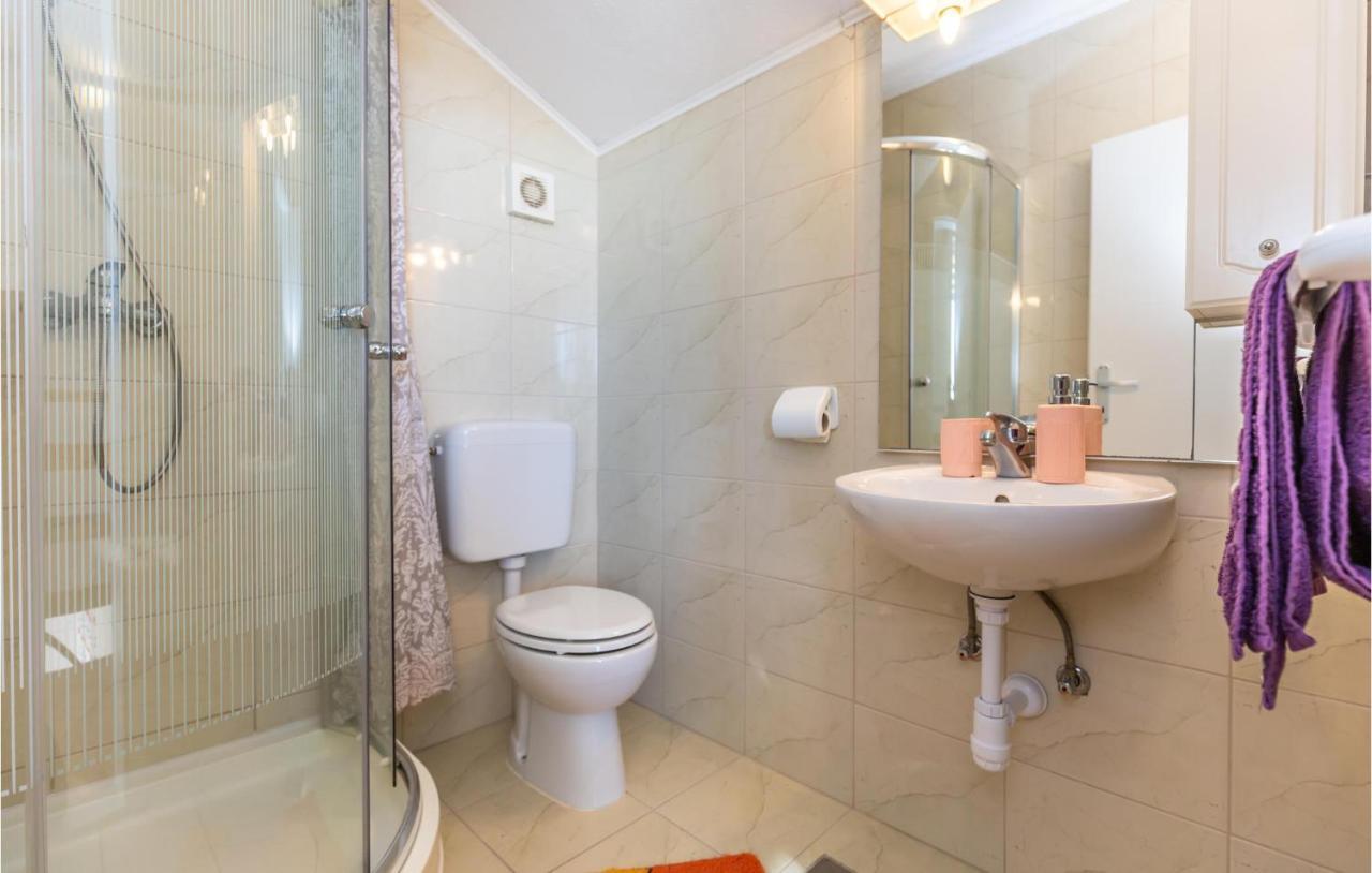Lovely Home In Makarska With Wifi Esterno foto
